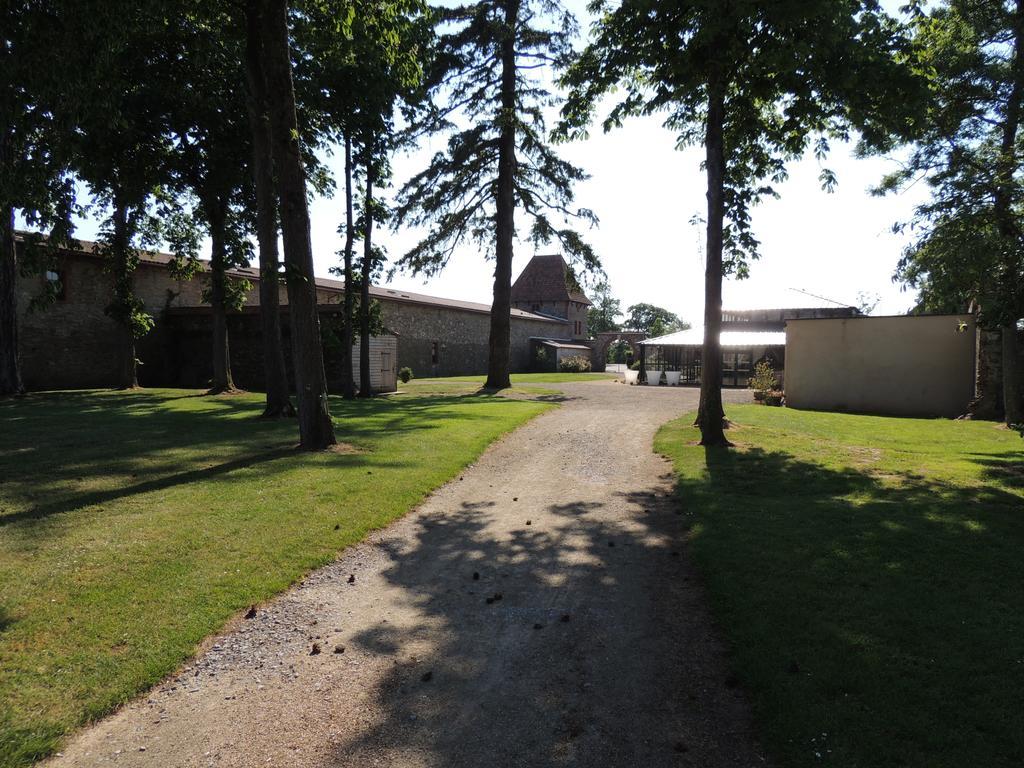 Le Domaine Des Lys Hotel Ancenis Buitenkant foto