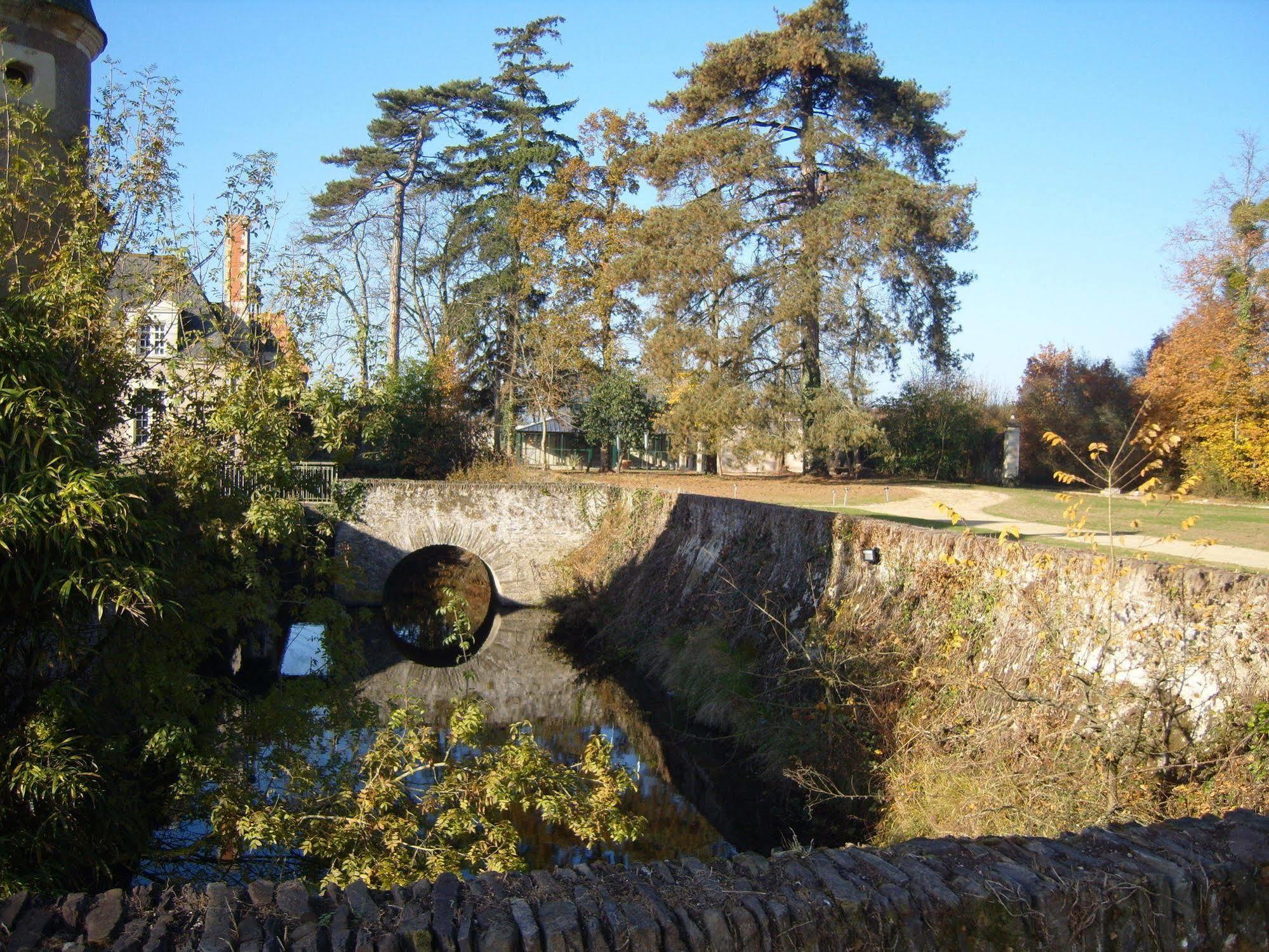Le Domaine Des Lys Hotel Ancenis Buitenkant foto