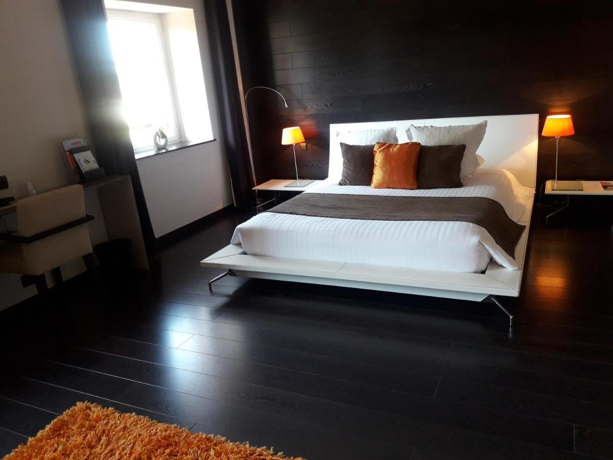Le Domaine Des Lys Hotel Ancenis Buitenkant foto